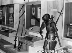 9202.Eksponaty Muzeum w Gostyniu (przelom lat 80. i 90. XX wieku).JPG