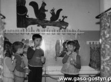 9246.Dzieci z Klubu Wiewiorka z Przedszkola nr 4 (Jarzebinka) w Gostyniu (1973 r.)