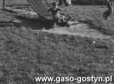9259.Plac zabaw na walach w Gostyniu (1986 r.).JPG