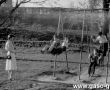 9262.Plac zabaw na walach w Gostyniu (1986 r.).JPG