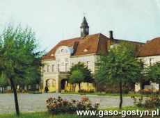 9319.Rynek w Gostyniu na pocztowce wydanej w okresie PRL-u
