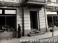 9344.Rynek 22 w Gostyniu - kamienica wybudowana w 2. polowie XIX wieku (zdjecie z lat 80. XX wieku)
