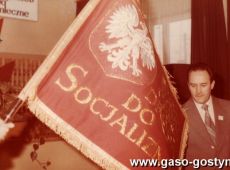 944. 90-lecie Spoldzielni Mleczarskiej w Gostyniu (20 grudnia 1979 r.), sztandar dla spoldzielni