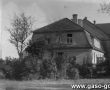 957. Dom przy Adolf Adolf Hitler Strasse (obecnie Wroclawska) - 1942 r., widok od strony kosciola ewangelickiego