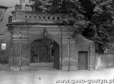962. Kosciol farny pw. sw. Malgorzaty w Gostyniu (lata 80. XX wieku)