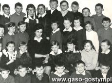 989.Klasa Va SP 1 w Gostyniu (rok. szkolny 1964-1965)-wych. Guderska Anna