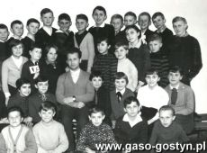 991.Klasa Vc SP 1 w Gostyniu (rok. szkolny 1964-1965)-wych. Antoni Laszkowski