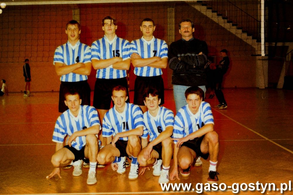 Trenerzy, sędziowie i zawodnicy - GaSo - archiwalne zdjęcia Gostynia